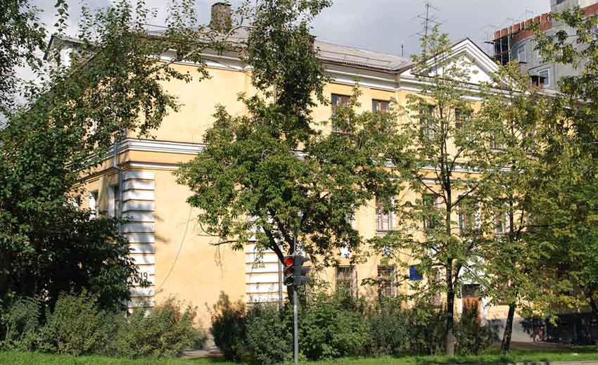Здание младшей школы